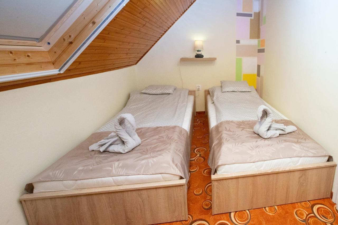 For You Apartman Gyula Exterior photo