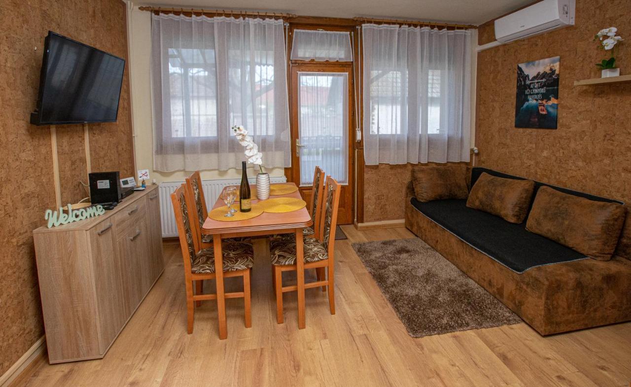 For You Apartman Gyula Exterior photo