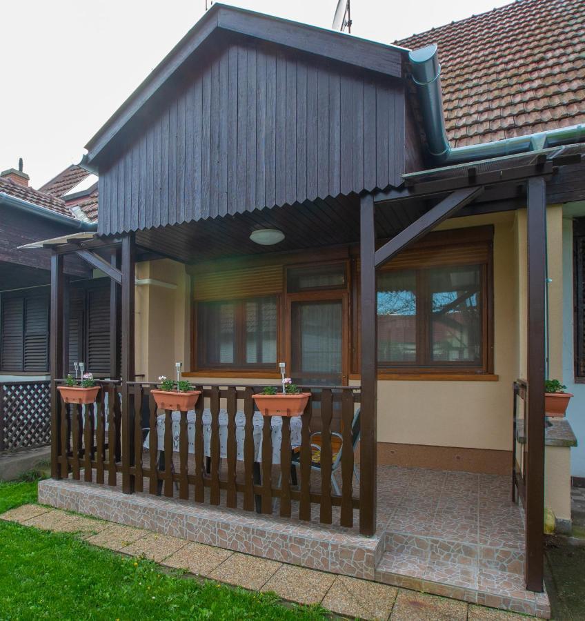 For You Apartman Gyula Exterior photo