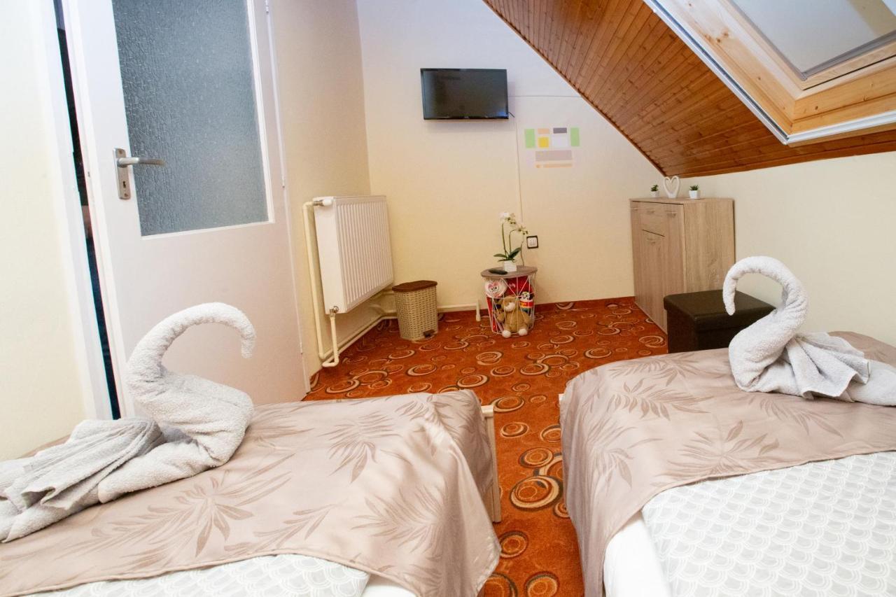 For You Apartman Gyula Exterior photo