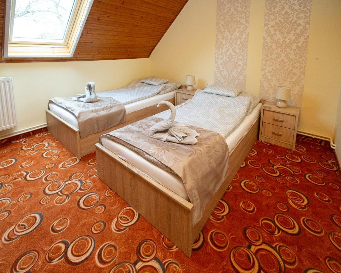 For You Apartman Gyula Exterior photo
